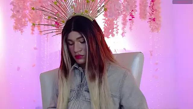 Girls and cam to cam: Watch as these sophisticated entertainers uncover their stunning costumes and curvaceous curves online!
