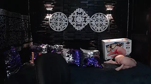Girls and cam to cam: Watch as these sophisticated entertainers uncover their stunning costumes and curvaceous curves online!
