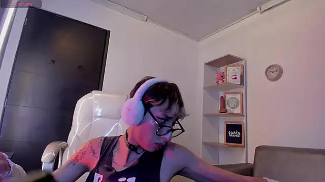 Girls and cam to cam: Watch as these sophisticated entertainers uncover their stunning costumes and curvaceous curves online!