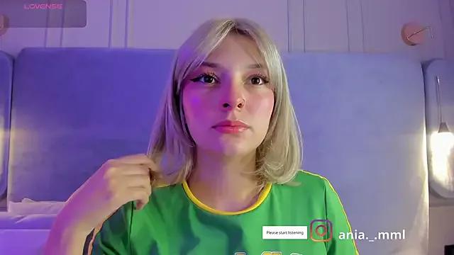 Ania_jones from StripChat is Freechat