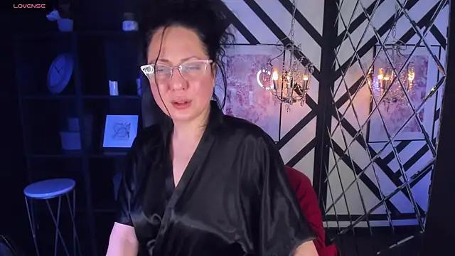 Girls and cam to cam: Watch as these sophisticated entertainers uncover their stunning costumes and curvaceous curves online!