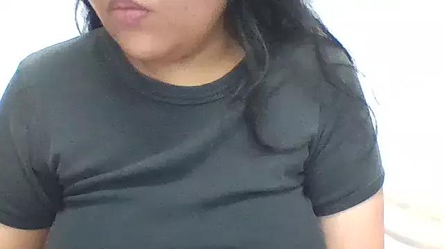 Annerae from StripChat is Freechat