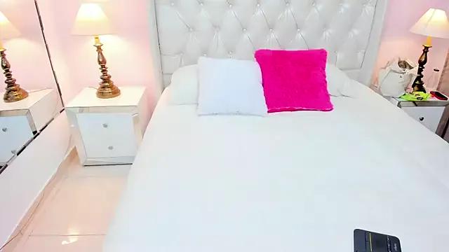 Girls and cam to cam: Watch as these sophisticated entertainers uncover their stunning costumes and curvaceous curves online!