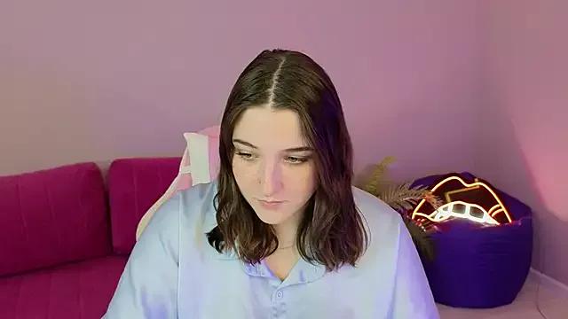 AnnieDodge from StripChat is Freechat