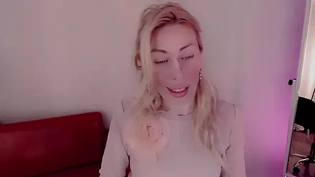 AnnieGOld_ from StripChat is Freechat