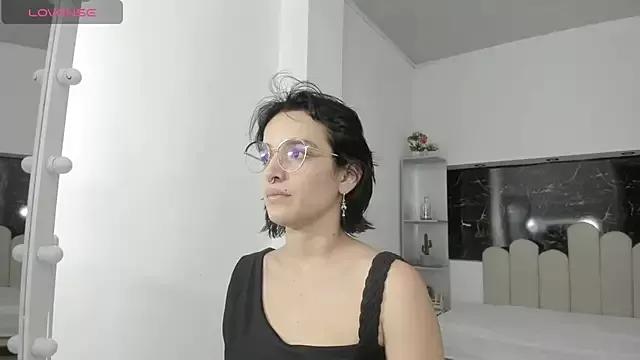 Annyrosee from StripChat is Freechat
