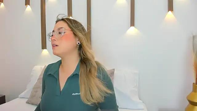 Girls and cam to cam: Watch as these sophisticated entertainers uncover their stunning costumes and curvaceous curves online!