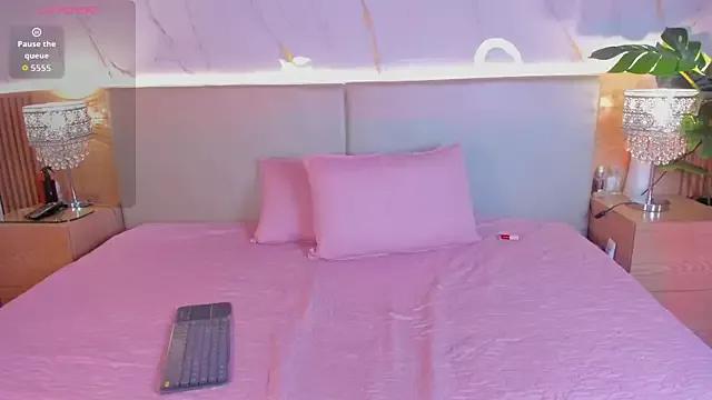 Girls and cam to cam: Watch as these sophisticated entertainers uncover their stunning costumes and curvaceous curves online!