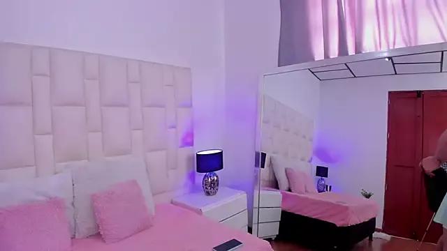 Girls and cam to cam: Watch as these sophisticated entertainers uncover their stunning costumes and curvaceous curves online!
