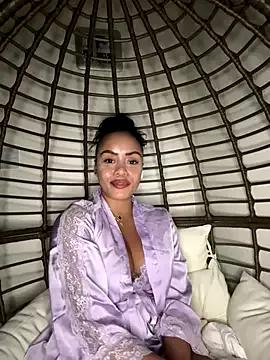 ArianaMaee from StripChat is Freechat