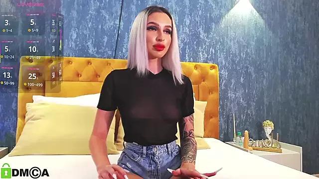 Girls and cam to cam: Watch as these sophisticated entertainers uncover their stunning costumes and curvaceous curves online!