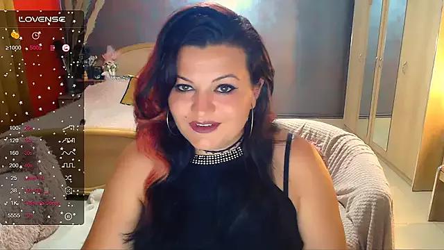 Girls and cam to cam: Watch as these sophisticated entertainers uncover their stunning costumes and curvaceous curves online!