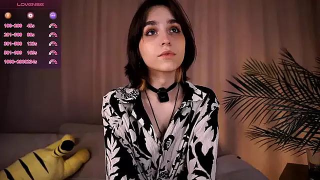 Girls and cam to cam: Watch as these sophisticated entertainers uncover their stunning costumes and curvaceous curves online!