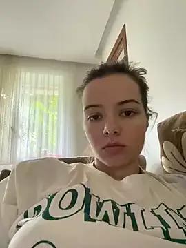 ASummerElf from StripChat is Freechat