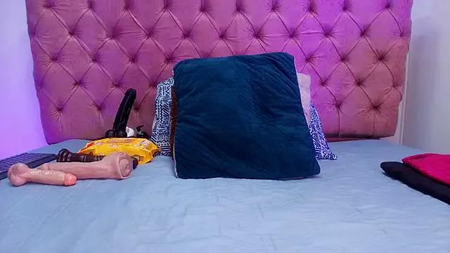 Girls and cam to cam: Watch as these sophisticated entertainers uncover their stunning costumes and curvaceous curves online!