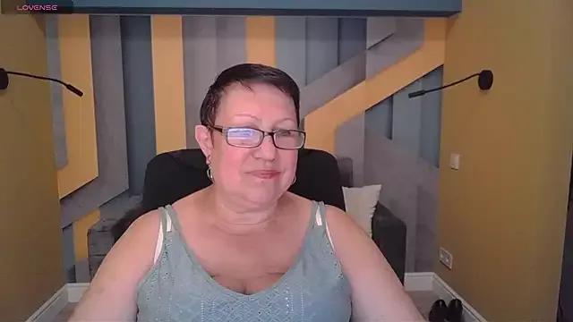 Girls and cam to cam: Watch as these sophisticated entertainers uncover their stunning costumes and curvaceous curves online!