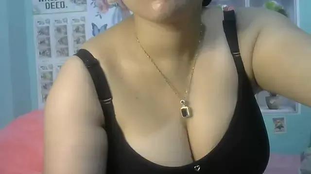 beauty_bipasa from StripChat is Freechat