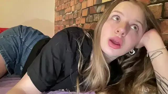 BellaBlazee from StripChat is Freechat
