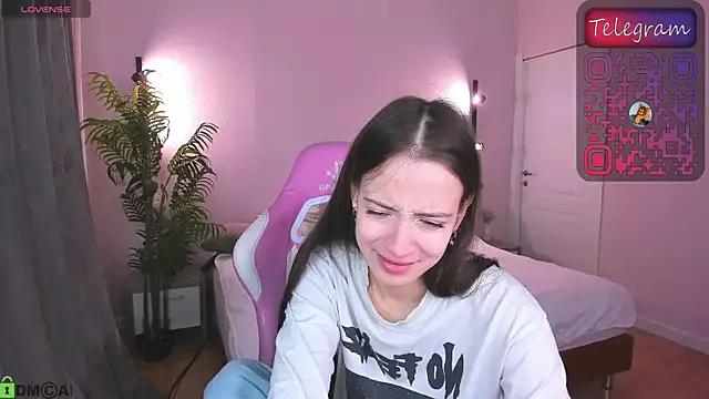 Belle_Wa1ker from StripChat is Freechat