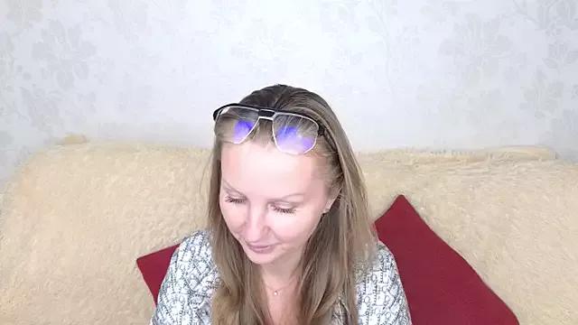 BelleAmiee from StripChat is Freechat