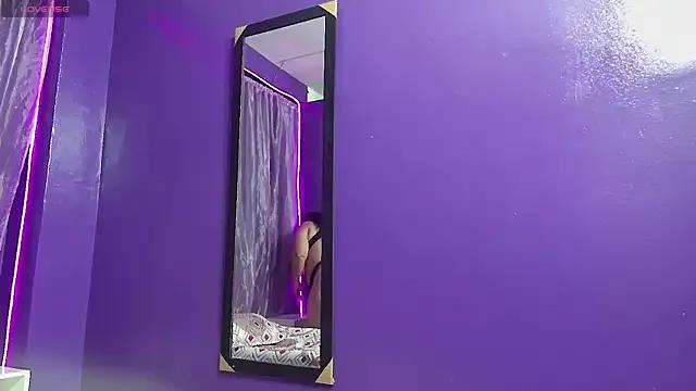 Bianca_milf___ from StripChat is Freechat