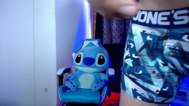 Girls and cam to cam: Watch as these sophisticated entertainers uncover their stunning costumes and curvaceous curves online!