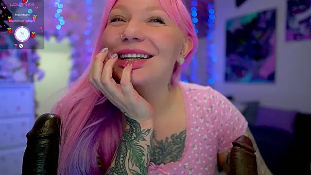 Girls and cam to cam: Watch as these sophisticated entertainers uncover their stunning costumes and curvaceous curves online!