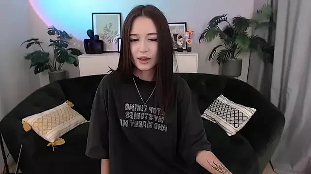 BlackEyesGirl from StripChat is Freechat