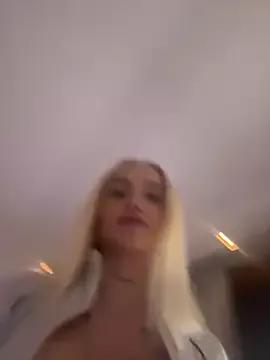 blonde_di from StripChat is Freechat