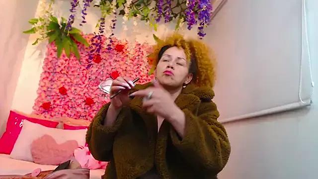 Girls and cam to cam: Watch as these sophisticated entertainers uncover their stunning costumes and curvaceous curves online!