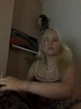 Blondie_Sofia_Essexbabe from StripChat is Freechat
