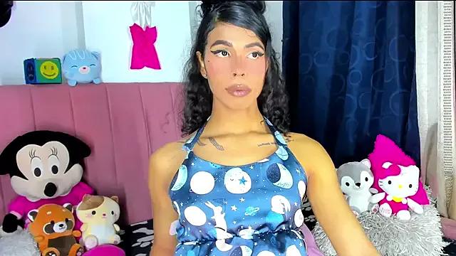 Girls and cam to cam: Watch as these sophisticated entertainers uncover their stunning costumes and curvaceous curves online!
