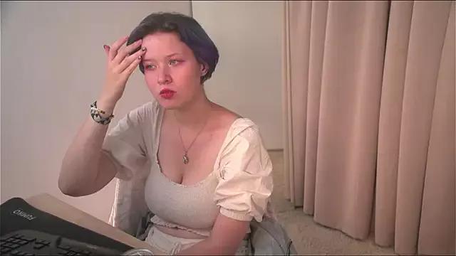 bluebeell from StripChat is Freechat