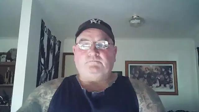 Photos of BLUEYEDBEAR69 from StripChat is Freechat