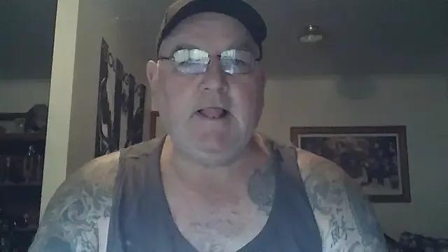 BLUEYEDBEAR69 from StripChat is Freechat
