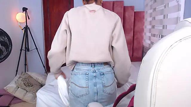 Girls and cam to cam: Watch as these sophisticated entertainers uncover their stunning costumes and curvaceous curves online!