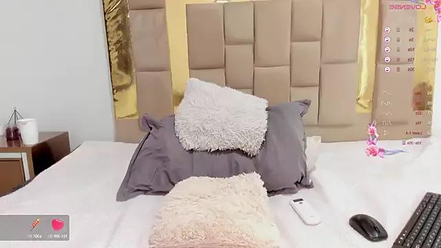 Girls and cam to cam: Watch as these sophisticated entertainers uncover their stunning costumes and curvaceous curves online!