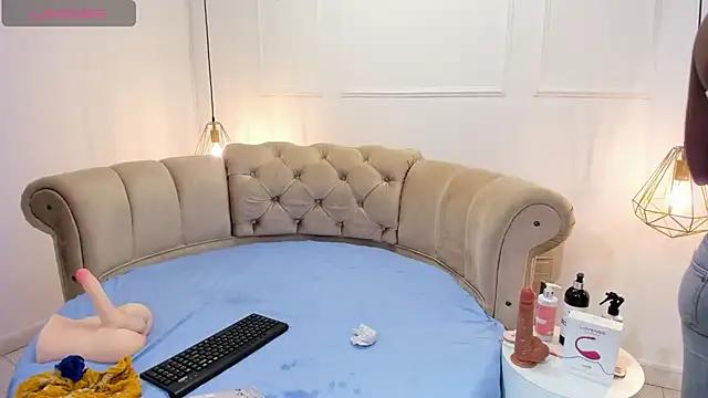 Girls and cam to cam: Watch as these sophisticated entertainers uncover their stunning costumes and curvaceous curves online!