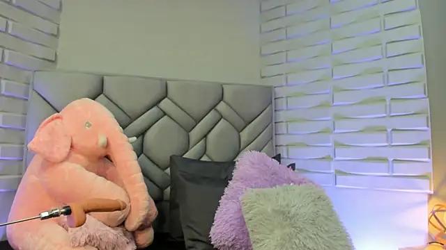 BriannaHarps from StripChat is Freechat