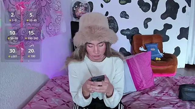 Girls and cam to cam: Watch as these sophisticated entertainers uncover their stunning costumes and curvaceous curves online!