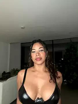 Photos of Brunettexio from StripChat is Freechat