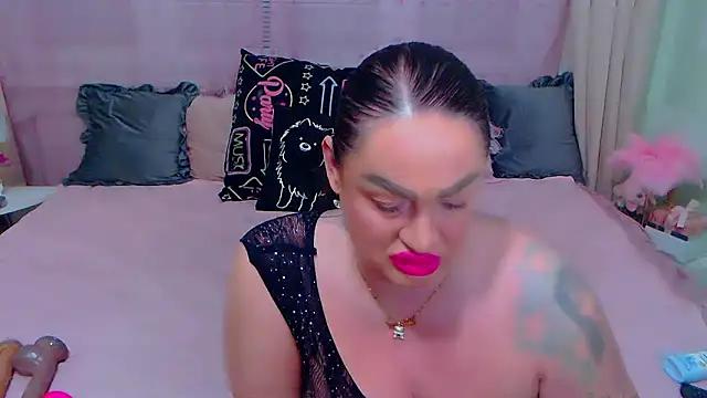 Girls and cam to cam: Watch as these sophisticated entertainers uncover their stunning costumes and curvaceous curves online!