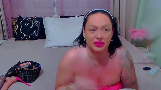 Girls and cam to cam: Watch as these sophisticated entertainers uncover their stunning costumes and curvaceous curves online!