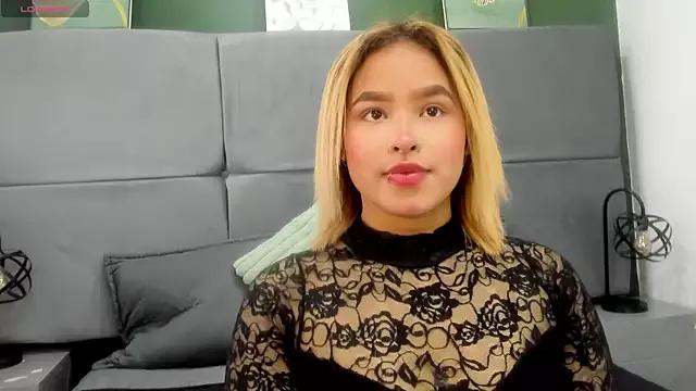 CamiilaGlow from StripChat is Freechat