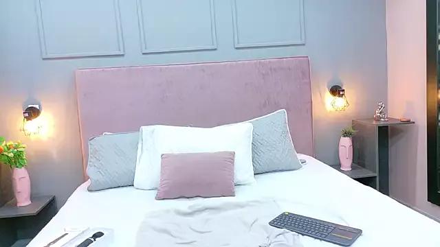 Girls and cam to cam: Watch as these sophisticated entertainers uncover their stunning costumes and curvaceous curves online!