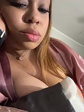 camiliaskye from StripChat is Freechat