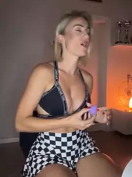 Girls and cam to cam: Watch as these sophisticated entertainers uncover their stunning costumes and curvaceous curves online!