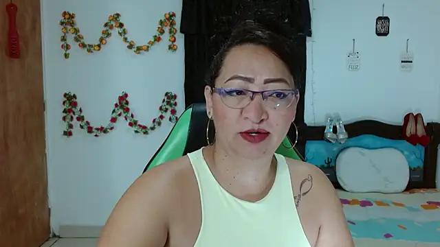 Girls and cam to cam: Watch as these sophisticated entertainers uncover their stunning costumes and curvaceous curves online!