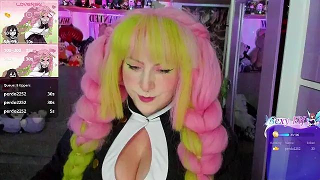Girls and cam to cam: Watch as these sophisticated entertainers uncover their stunning costumes and curvaceous curves online!