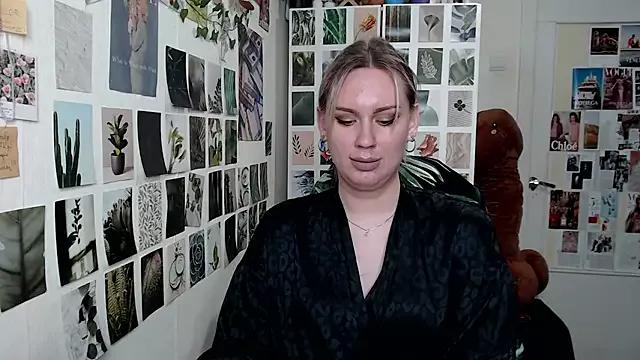 Photos of CapriScorpion from StripChat is Freechat